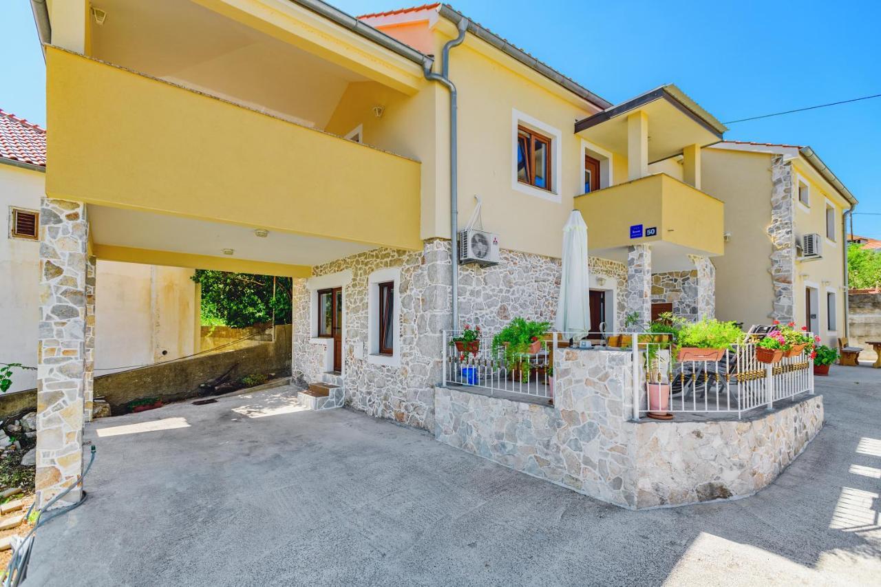 Stone House On The Batalaza - Apartment Kali